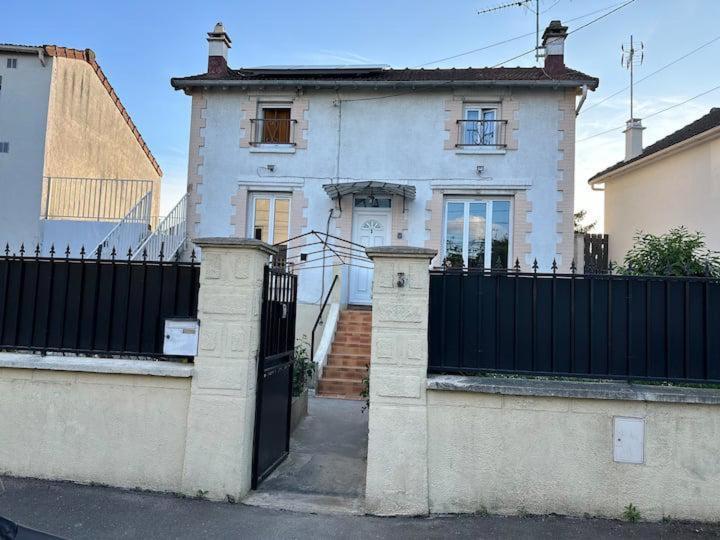 Charmante Studio Ligne 13 Tram 5 Saint Denis Pierrefitte-sur-Seine Ngoại thất bức ảnh