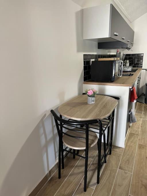 Charmante Studio Ligne 13 Tram 5 Saint Denis Pierrefitte-sur-Seine Ngoại thất bức ảnh