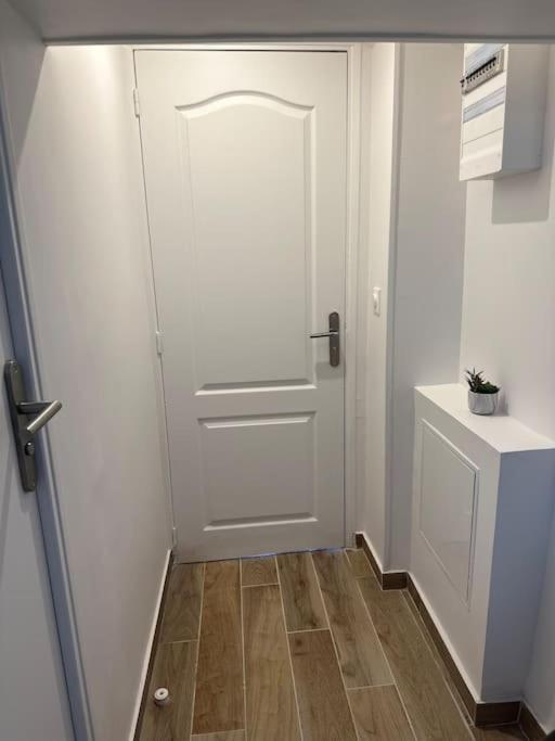 Charmante Studio Ligne 13 Tram 5 Saint Denis Pierrefitte-sur-Seine Ngoại thất bức ảnh