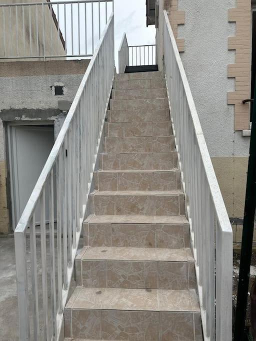 Charmante Studio Ligne 13 Tram 5 Saint Denis Pierrefitte-sur-Seine Ngoại thất bức ảnh